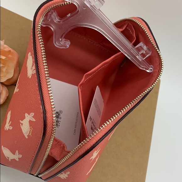 COACH COSMETIC CASE 17 WITH BUNNY SCRIPT PRINT - Picture 11 of 16